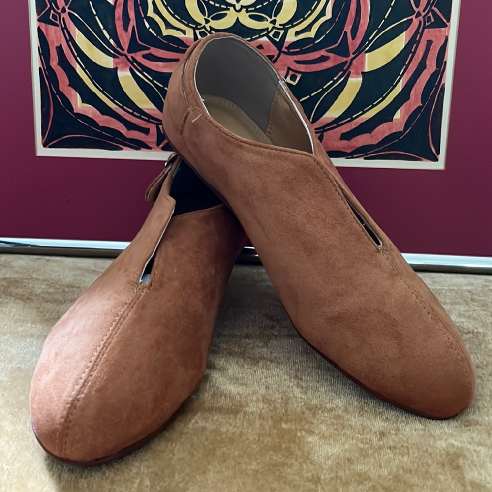 Suede Flat shoes NEW